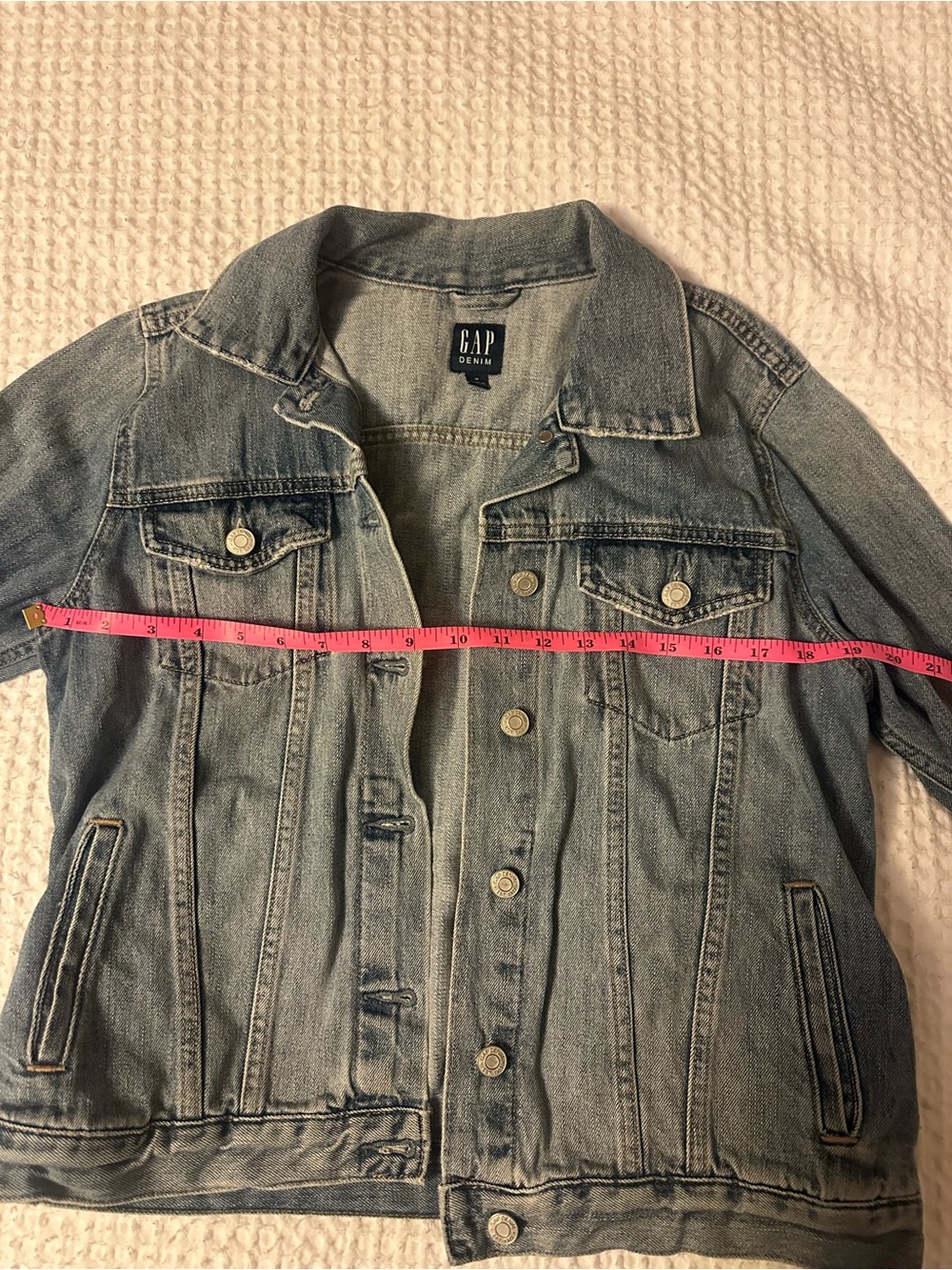 GAP Women’s Denim Jacket - Picture 6 of 7